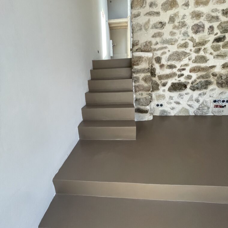 Cz42yhsNTqm9JoS3E QhSQ rotated